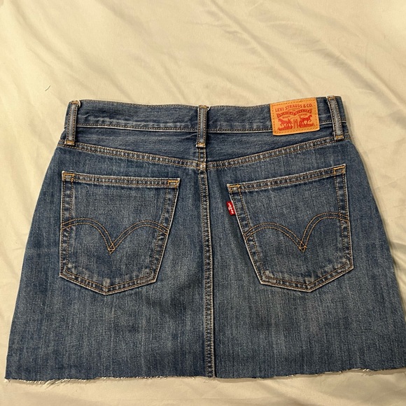 Vintage Levi’s mini skirt - Picture 6 of 7
